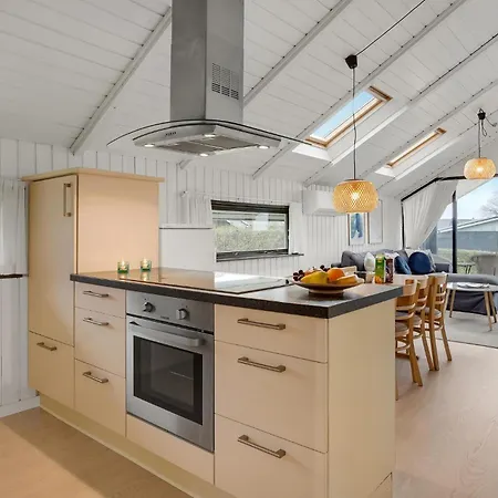 Three-bedroom In Hébergement de vacances Egernsund