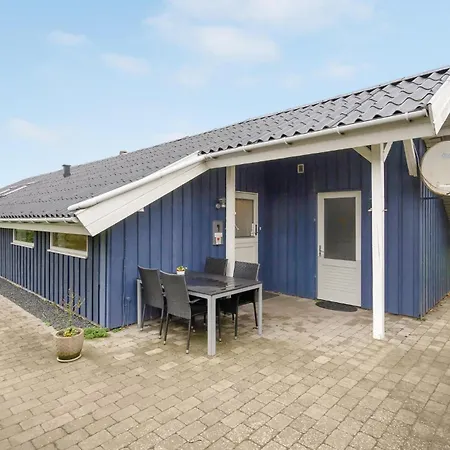 Hébergement de vacances Three-bedroom In