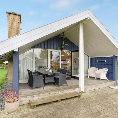 Three-bedroom In Hébergement de vacances